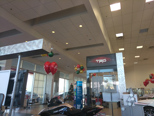 Toyota Dealer «Toyota of Louisville on Dixie Highway», reviews and photos, 6514 Dixie Hwy, Louisville, KY 40258, USA