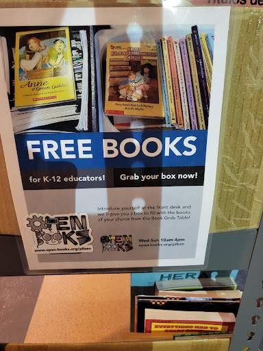 Book Store «Open Books», reviews and photos, 905 W 19th St, Chicago, IL 60608, USA