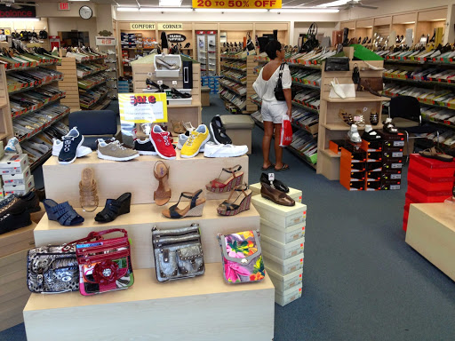 Shoe Store «Bida Wide Width Shoes», reviews and photos, 1651 NE 163rd St, North Miami Beach, FL 33162, USA