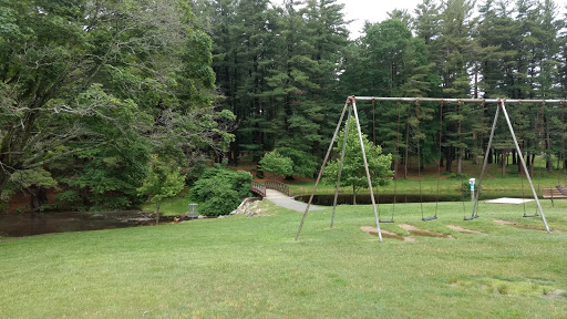 Golf Course «Amesbury Pines Disc Golf Course», reviews and photos, Highland St, Amesbury, MA 01913, USA