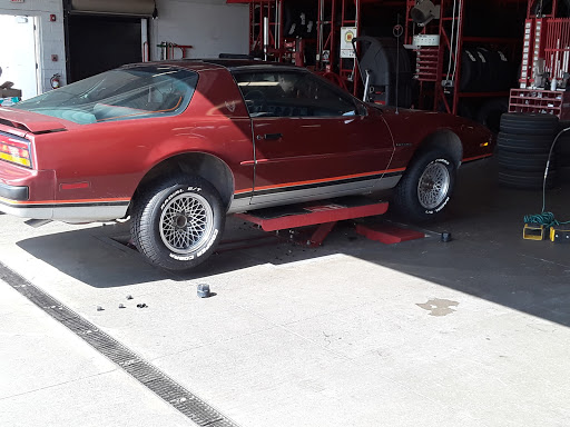 Tire Shop «Discount Tire Store - Florence, SC», reviews and photos, 102 Woody Jones Blvd, Florence, SC 29501, USA