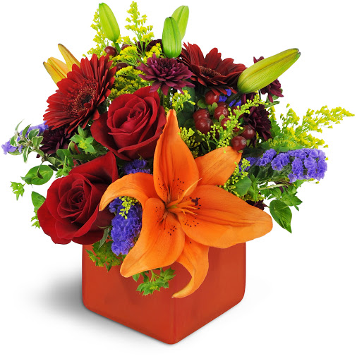 Cynthias Flowers & Gifts image