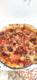 Plats et boissons du Pizzeria Morganou pizza à Cadolive - n°1