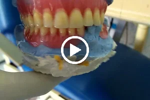 Ahli Gigi (Tukang Gigi) Holqi Dental-Terima Paggilan image