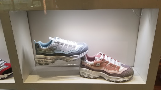 SKECHERS Retail