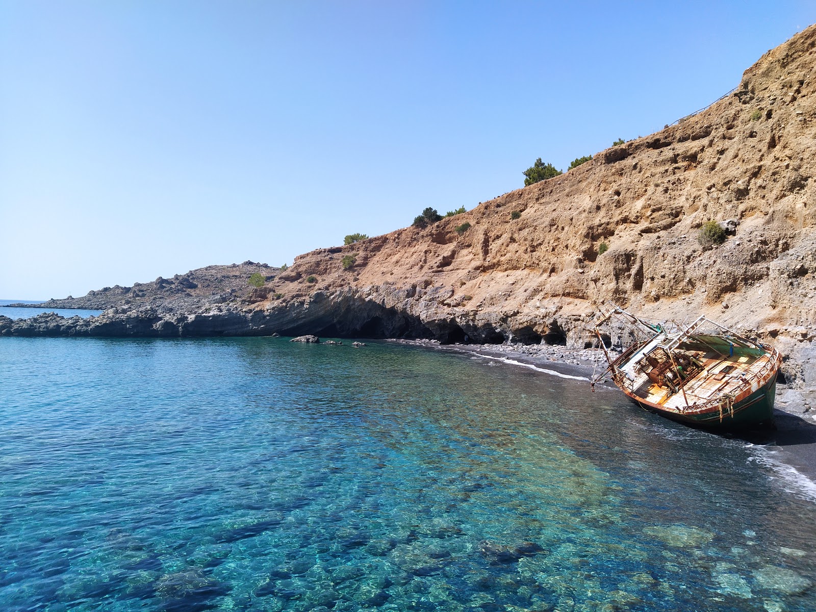 Foto von Agios Antonios beach mit winzige bucht