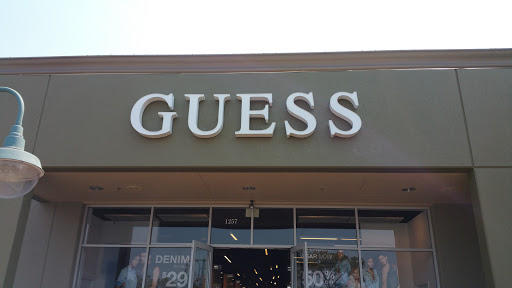 GUESS Factory, 1257 Marina Blvd, San Leandro, CA 94577, USA, 