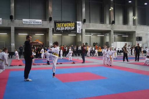 Klub Sportowy STRIKER - Kickboxing -Taekwondo -Sztuki Walki -Treningi dla dzieci- Zajęcia dla przedszkolaków