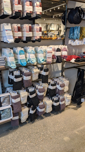 Sportswear Store «lululemon», reviews and photos, 8200 Vineland Ave #1035, Orlando, FL 32821, USA