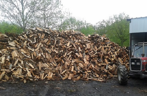 Magasin de bois de chauffage Arpajon bois | Le spécialiste du bois de chauffage dans la ville d'Arpajon sur Cère, et de ses environs. Arpajon-sur-Cère