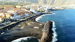 Foto von Playa Las Arenas mit geräumige küstenlinie