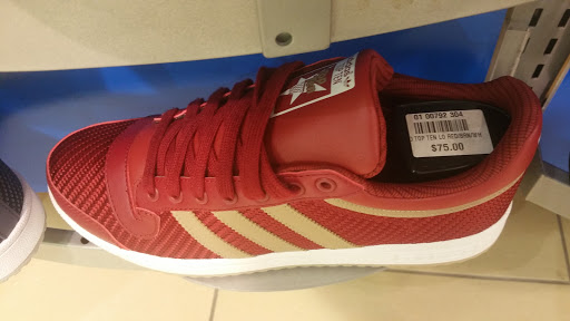 Shoe Store «Champs Sports», reviews and photos, 35000 Warren Rd #310, Westland, MI 48185, USA