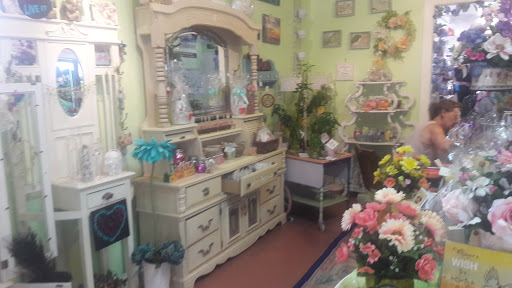 Florist «Glendale Flowers and Gifts», reviews and photos, 7145 N 58th Dr, Glendale, AZ 85301, USA
