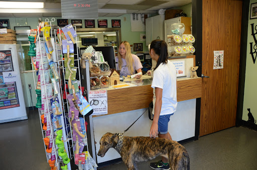 Dog Trainer «Mad 4 My Dog», reviews and photos, 702 E Temperance St, Ellettsville, IN 47429, USA