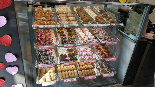 Shopping Mall «Shops On Lake Avenue», reviews and photos, 345 S Lake Ave, Pasadena, CA 91101, USA