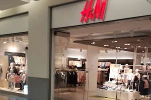 H&M image