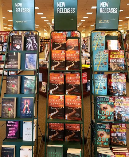 Book Store «Barnes & Noble Booksellers Palm Desert», reviews and photos, 72840 Highway 111 # 425, Palm Desert, CA 92260, USA
