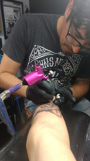 Tattoo Shop «Scratch The Surface Tattoo», reviews and photos, 6550 International Dr #111, Orlando, FL 32819, USA