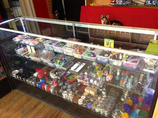 Tobacco Shop «Xhale smoke shop», reviews and photos, 635 C St, San Diego, CA 92101, USA