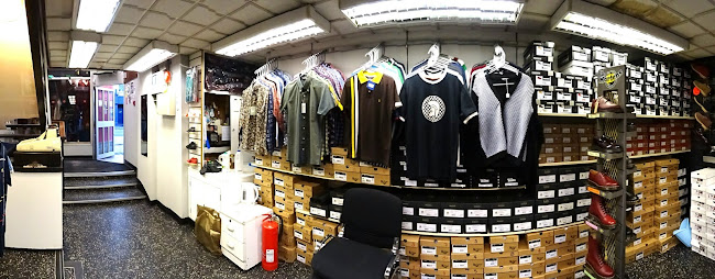 Reviews of Dee’s Of Trongate in Glasgow - Clothing store