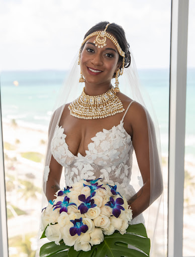 Bridal Shop «Lauderdale Bride - Upscale & Intimate Bridal Boutique in the heart of Fort Lauderdale», reviews and photos, 4130 N Federal Hwy, Fort Lauderdale, FL 33308, USA