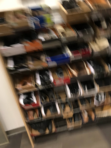 Shoe Store «DSW Designer Shoe Warehouse», reviews and photos, 300 NJ-18, East Brunswick, NJ 08816, USA