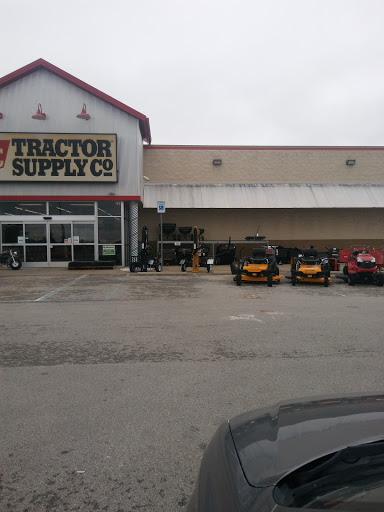Home Improvement Store «Tractor Supply Co.», reviews and photos, 111 Arrowhead Ct, Frankfort, KY 40601, USA