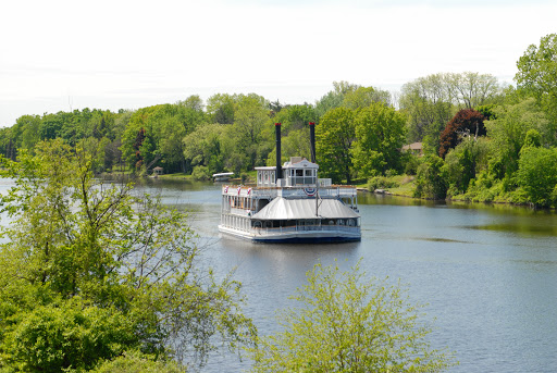Boat tour agency Lansing