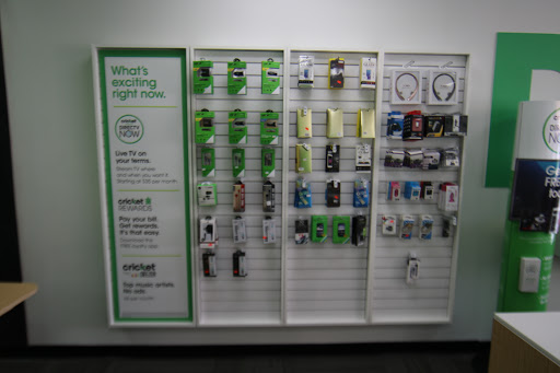 Cell Phone Store «Cricket Wireless Authorized Retailer», reviews and photos, 2240 S Garey Ave, Pomona, CA 91766, USA