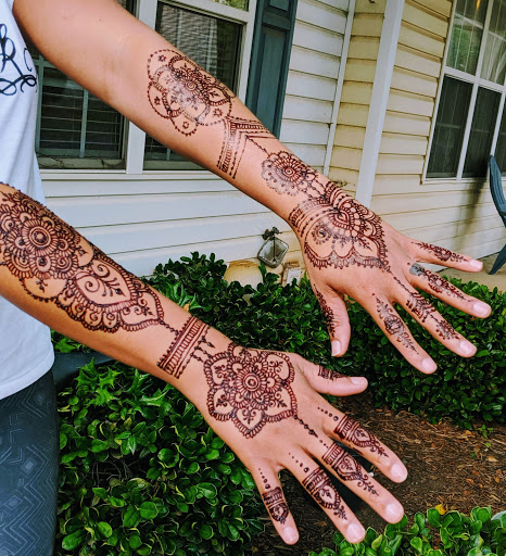Explore freehand tattoo ideas, creative tattoo ideas in Concord, available at Naseera Fazil Henna Art