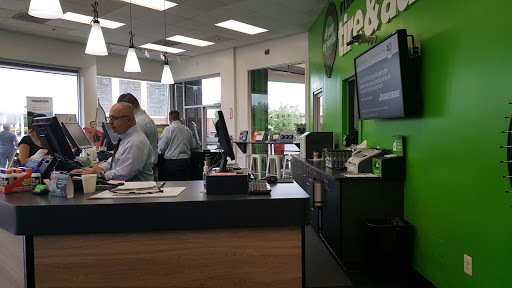 Auto Repair Shop «Virginia Tire & Auto of Ashburn-Dulles», reviews and photos, 44285 Ice Rink Plaza, Ashburn, VA 20147, USA