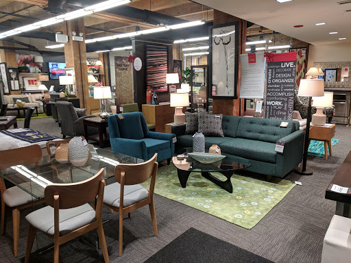 Furniture Rental Service «CORT Furniture Rental & Clearance Center», reviews and photos, 540 N Lake Shore Dr, Chicago, IL 60611, USA