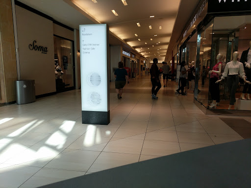 Clothing Store «The North Face», reviews and photos, 8702 Keystone Crossing, Indianapolis, IN 46240, USA