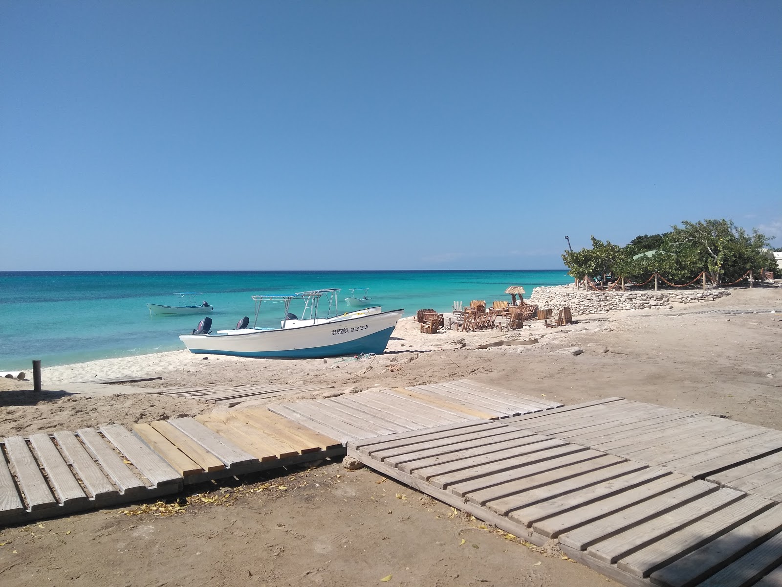 Eagles Bay beach photo #8