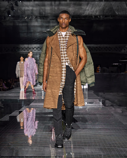 Clothing Store «Burberry Outlet», reviews and photos, 8200 Vineyard Dr, Orlando, FL 32821, USA