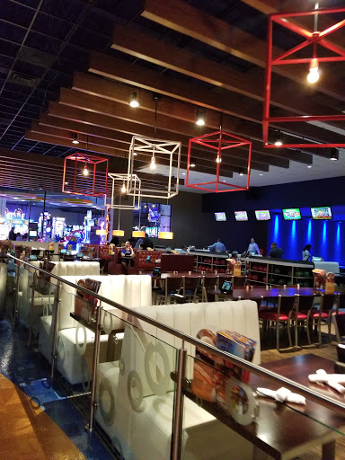 Restaurant «Main Event Entertainment», reviews and photos, 3941 N Central Expy, Plano, TX 75023, USA