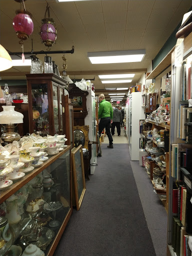 Antique Store «Midtown Antique Mall», reviews and photos, 301 Main St S, Stillwater, MN 55082, USA