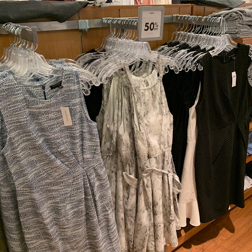 Clothing Store «Banana Republic», reviews and photos, 820 W Stacy Rd, Allen, TX 75013, USA