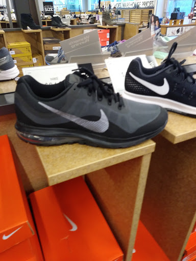 Shoe Store «DSW Designer Shoe Warehouse», reviews and photos, 3501 Boston St, Baltimore, MD 21224, USA