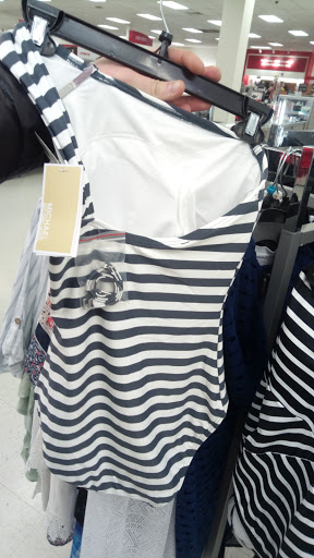 Department Store «T.J. Maxx», reviews and photos, 711 Southbridge St, Auburn, MA 01501, USA