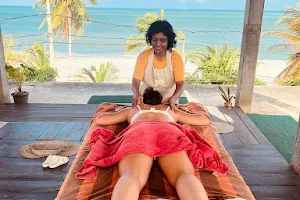 Mali professional Herbal Treatment Massage Tangalle image