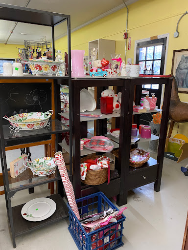 Second Hand Store «Animal Helpers ReTAIL», reviews and photos, 1601 Savannah Hwy, Charleston, SC 29407, USA