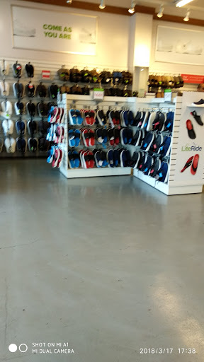 Shopping Mall «Gilroy Premium Outlets», reviews and photos, 681 Leavesley Rd, Gilroy, CA 95020, USA