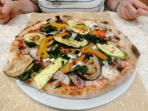 B&B Agostini Pizzeria Ristorante in Fai della Paganella, Provincia Autonoma di Trento