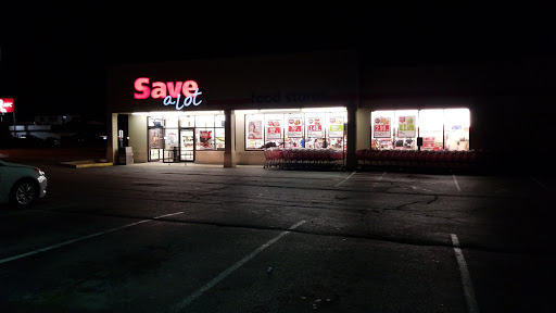 Grocery Store «Save-A-Lot», reviews and photos, 715 W Pearce Blvd, Wentzville, MO 63385, USA