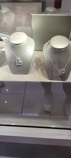 Jewelry Store «Kay Jewelers», reviews and photos, 147 St Clair Square, Fairview Heights, IL 62208, USA