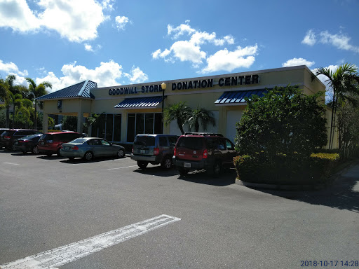 Thrift Store «Goodwill Stuart Store & Donation Center», reviews and photos, 1892 SE Federal Hwy, Stuart, FL 34994, USA