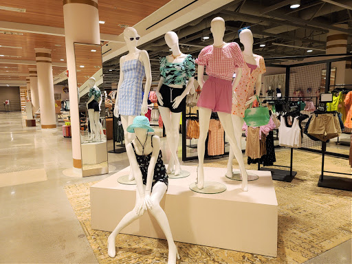 Department Store «Nordstrom Michigan Avenue», reviews and photos, 55 E Grand Ave, Chicago, IL 60611, USA