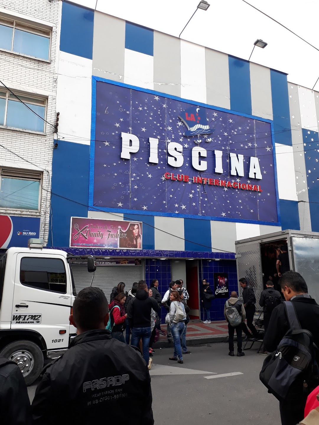 La Piscina Night Club
