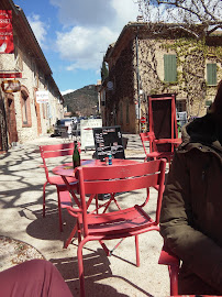 Atmosphère du Restaurant français Du Verre à l'Assiette à Gigondas - n°6